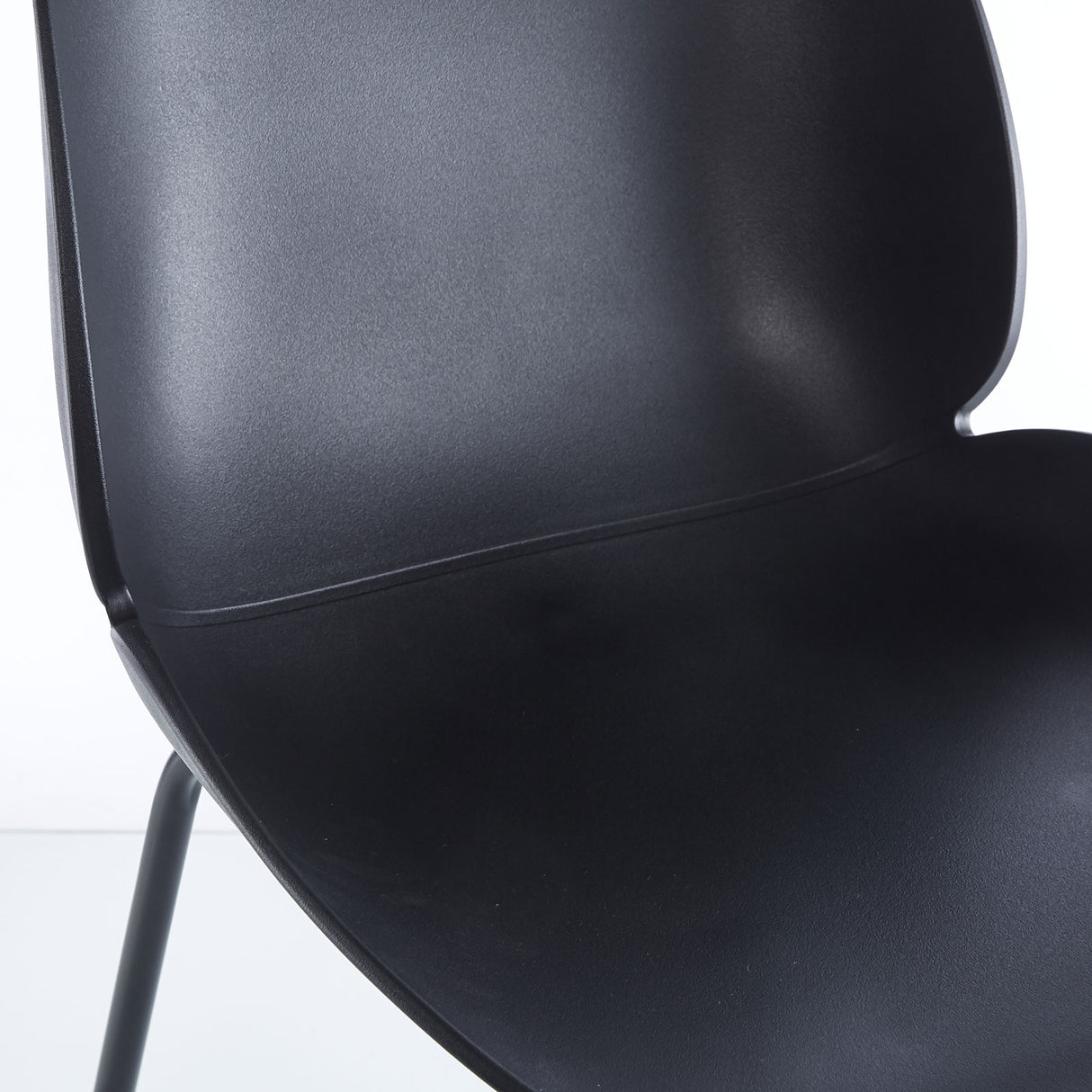 Chaise Roma : Design moderne et confort optimal